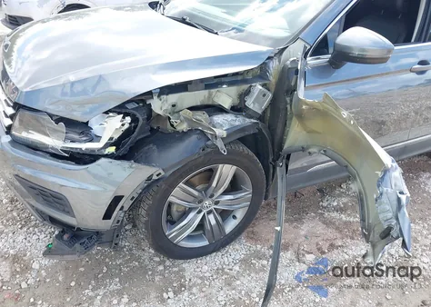 2020 Volkswagen Tiguan 2.0T Se/2.0T Se R-Line Black/2.0T Sel из США, поврежденный, VIN 3VV3B7AX3LM038952